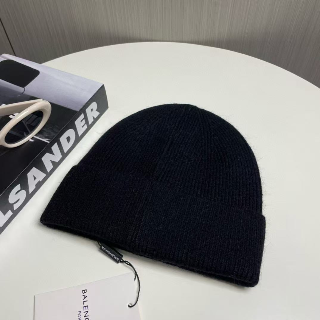 BALENC1AGA 刺繍レタリングニット帽【50％割引+送料無料】