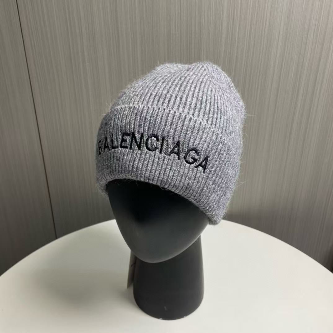 BALENC1AGA 刺繍レタリングニット帽【50％割引+送料無料】