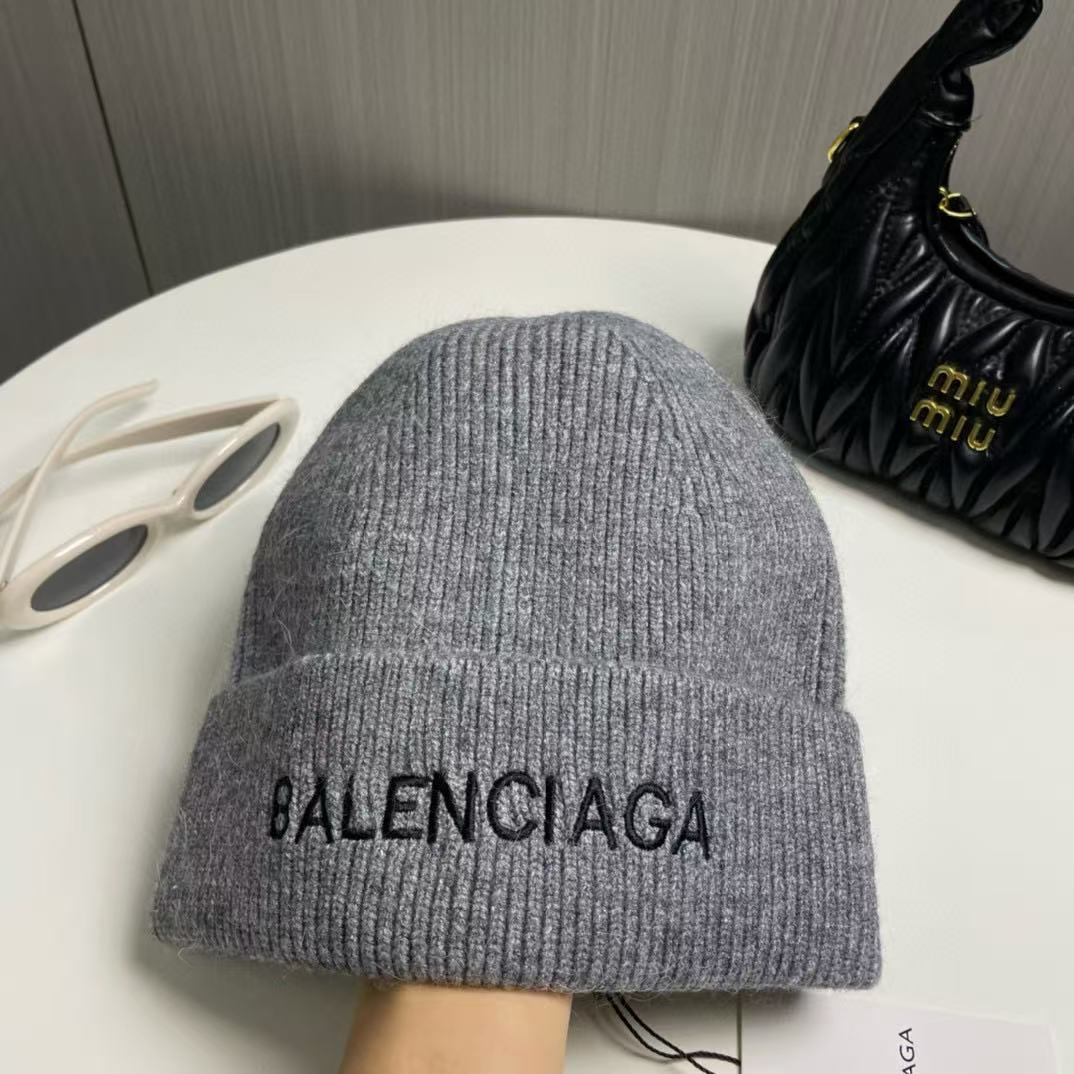 BALENC1AGA 刺繍レタリングニット帽【50％割引+送料無料】