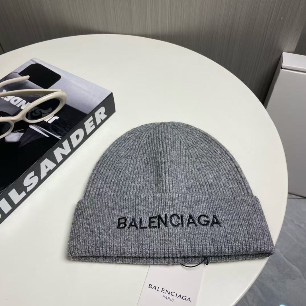 BALENC1AGA 刺繍レタリングニット帽【50％割引+送料無料】