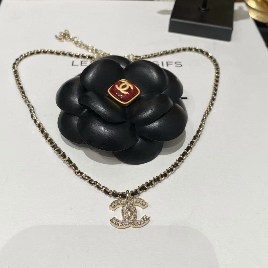 CHANE1 レザー ダイヤモンド ネックレス【50％割引+送料無料】