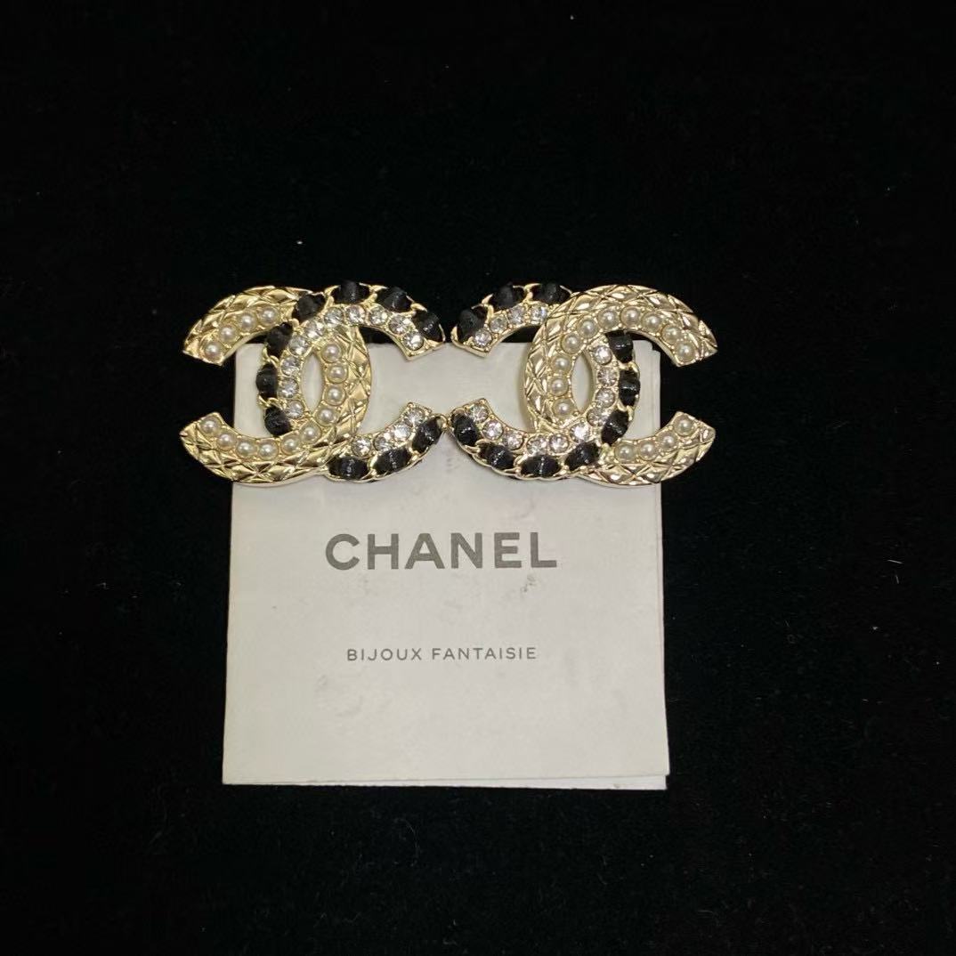 CHANE1 ダブル C レザー ダイヤモンド スタッド ピアス【50％割引+送料無料】