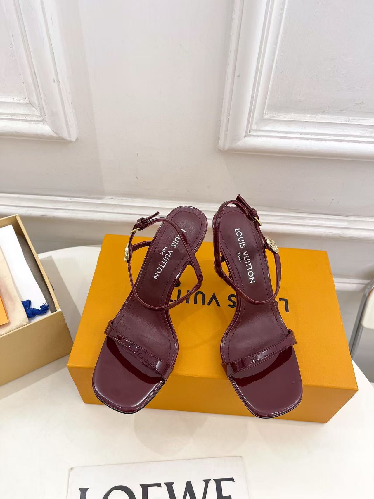 LV 高品質シンプルレザーサンダル【50％割引+送料無料】