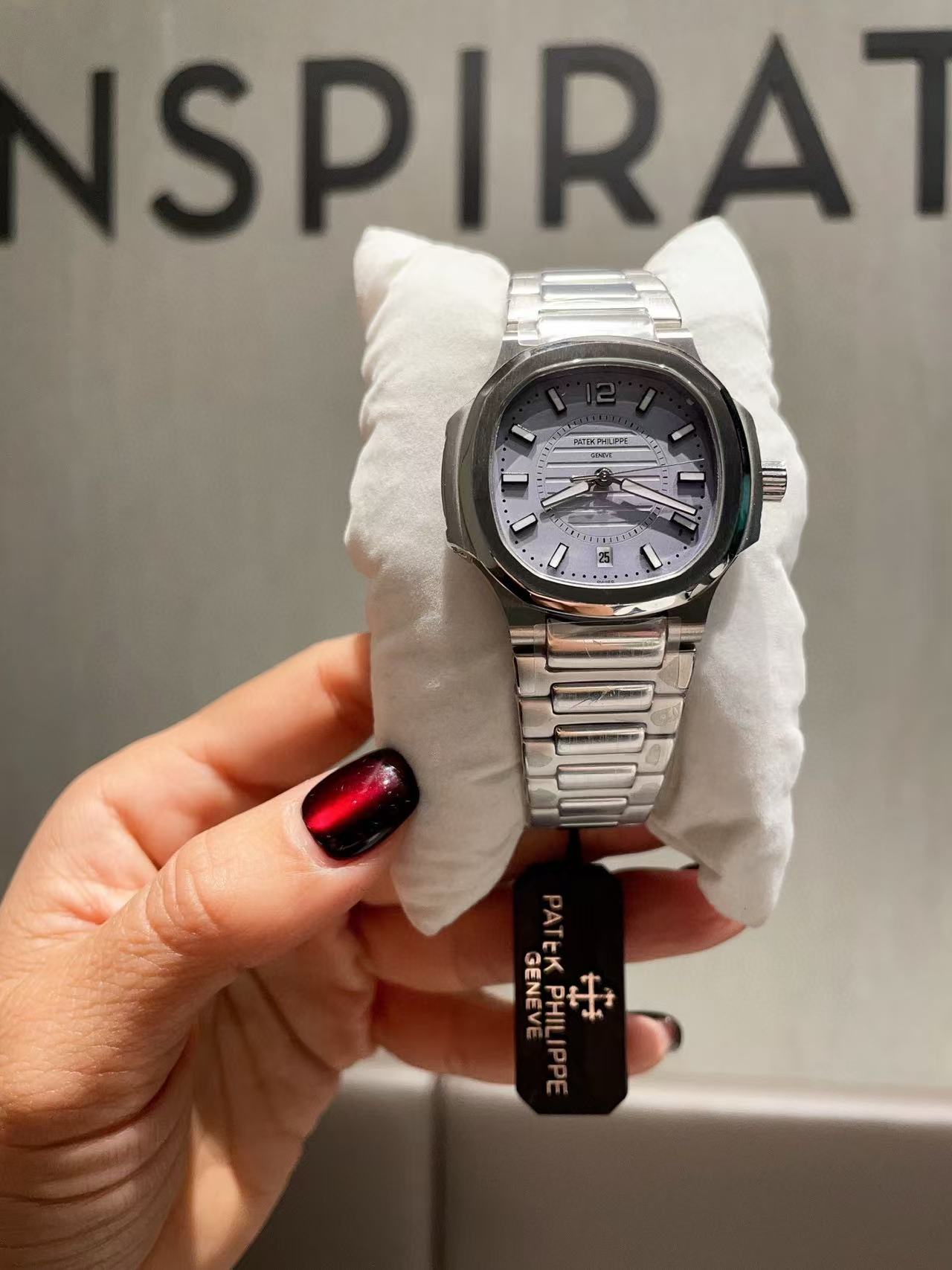 PATEK PH1LIPPE ノーチラス 7118 シリーズ シンプル レディース 腕時計【50％割引+送料無料】