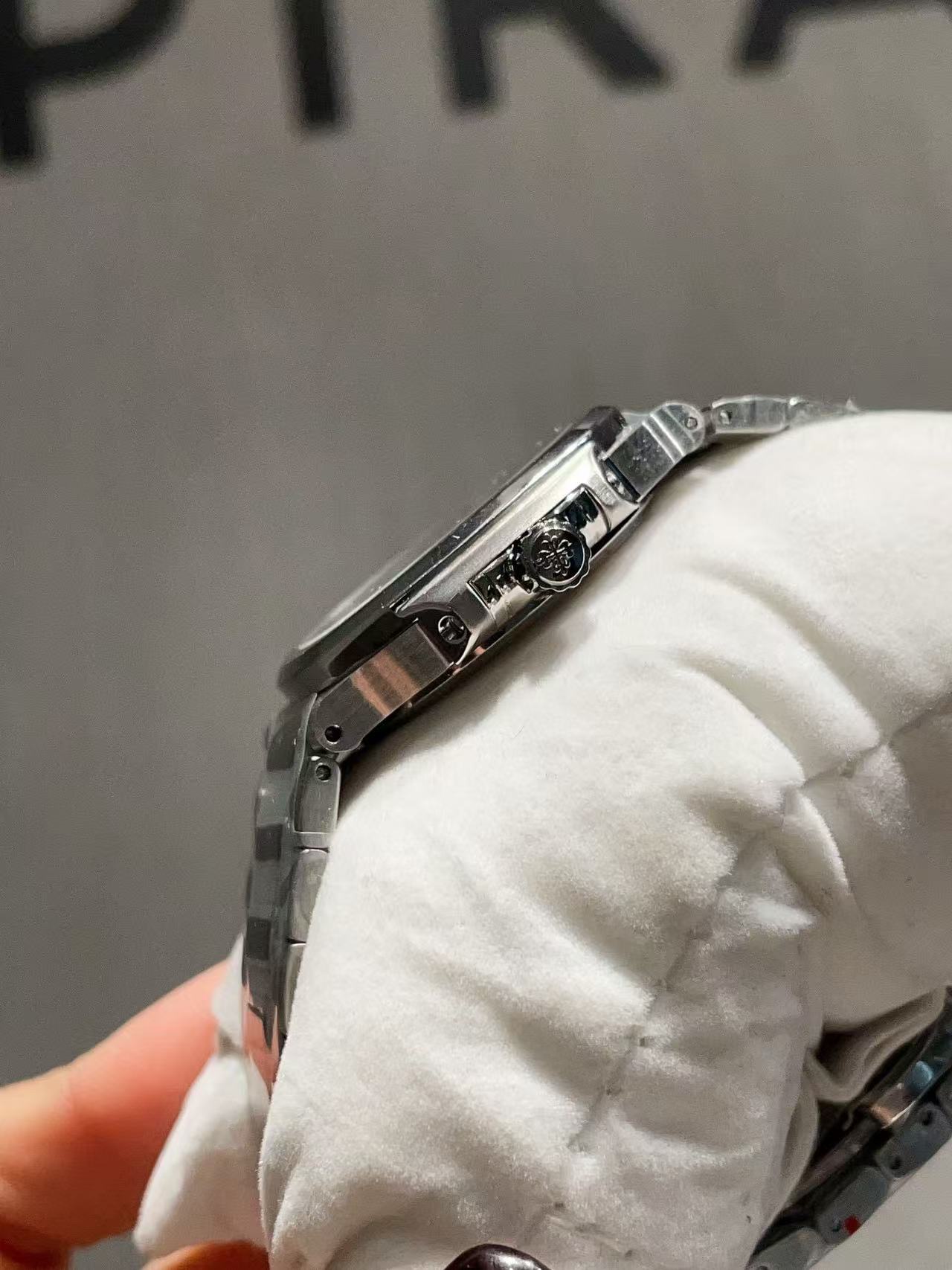 PATEK PH1LIPPE ノーチラス 7118 シリーズ シンプル レディース 腕時計【50％割引+送料無料】