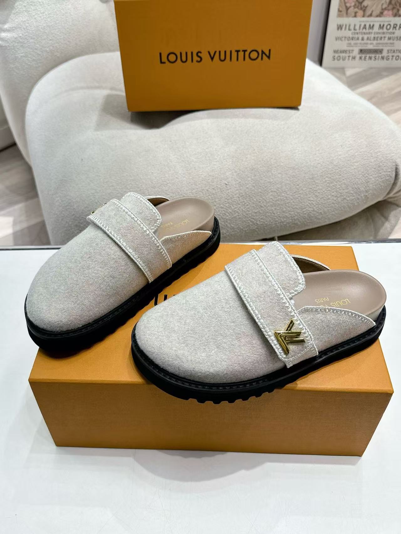 ＬＯＵＩＳ ＶＵＩＴＴＯＮ高品質のカップル用フラットスリッパ【50％割引+送料無料】