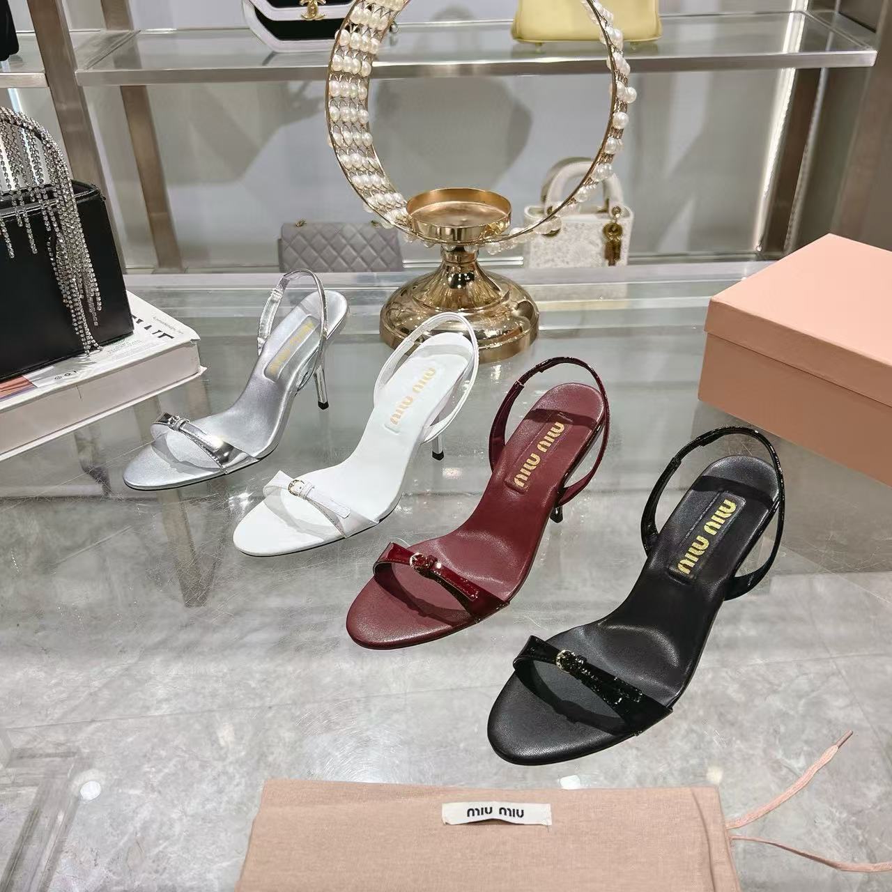 M1UM1U 高品質シンプルハイヒールサンダル【50％割引+送料無料】