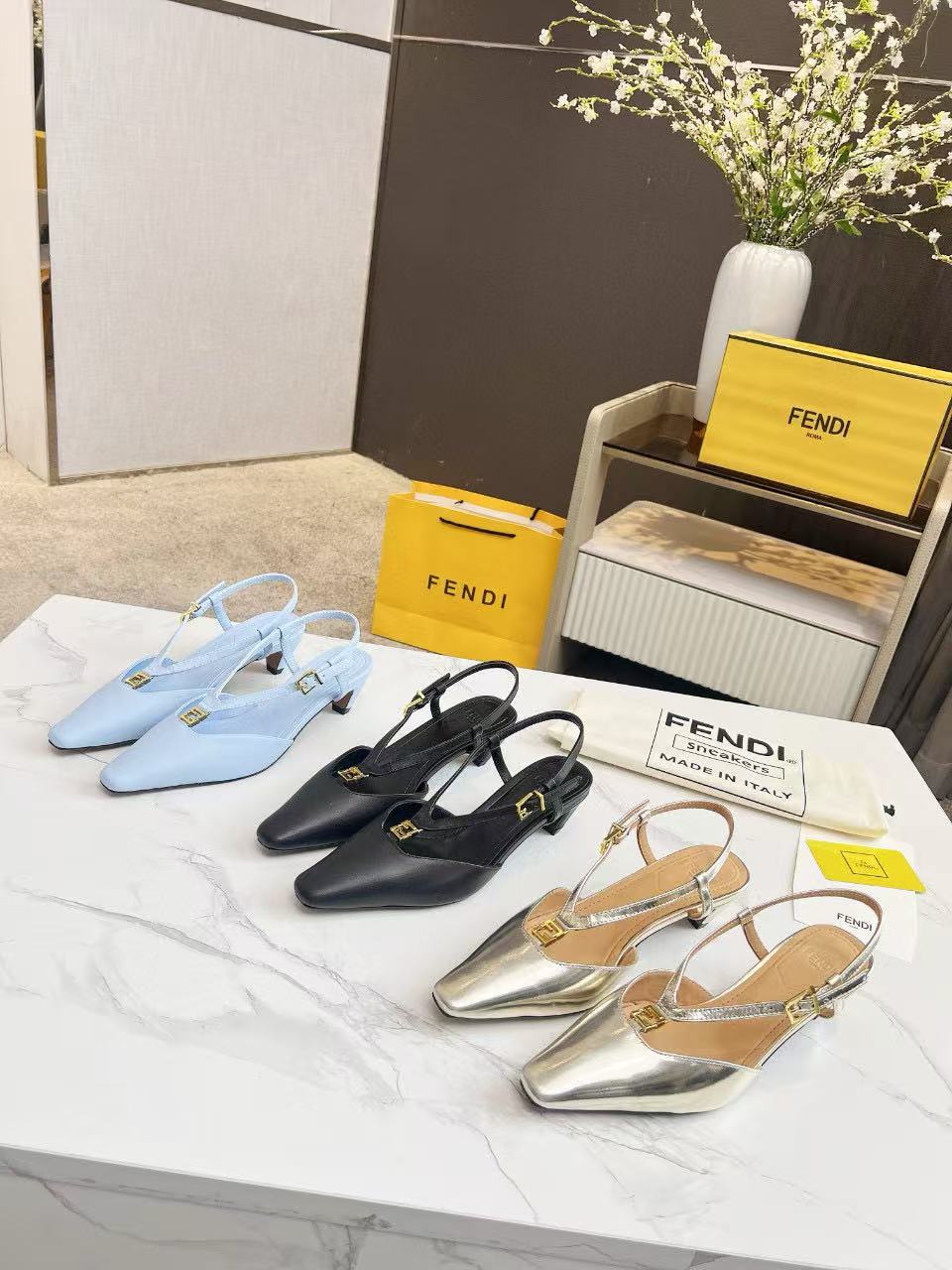 FEND1 高品質シープスキン ポインテッドトゥ ローヒール【50％割引+送料無料】