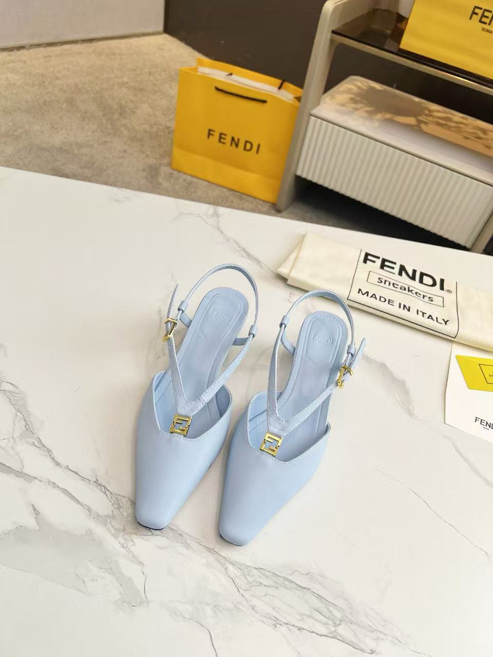 FEND1 高品質シープスキン ポインテッドトゥ ローヒール【50％割引+送料無料】