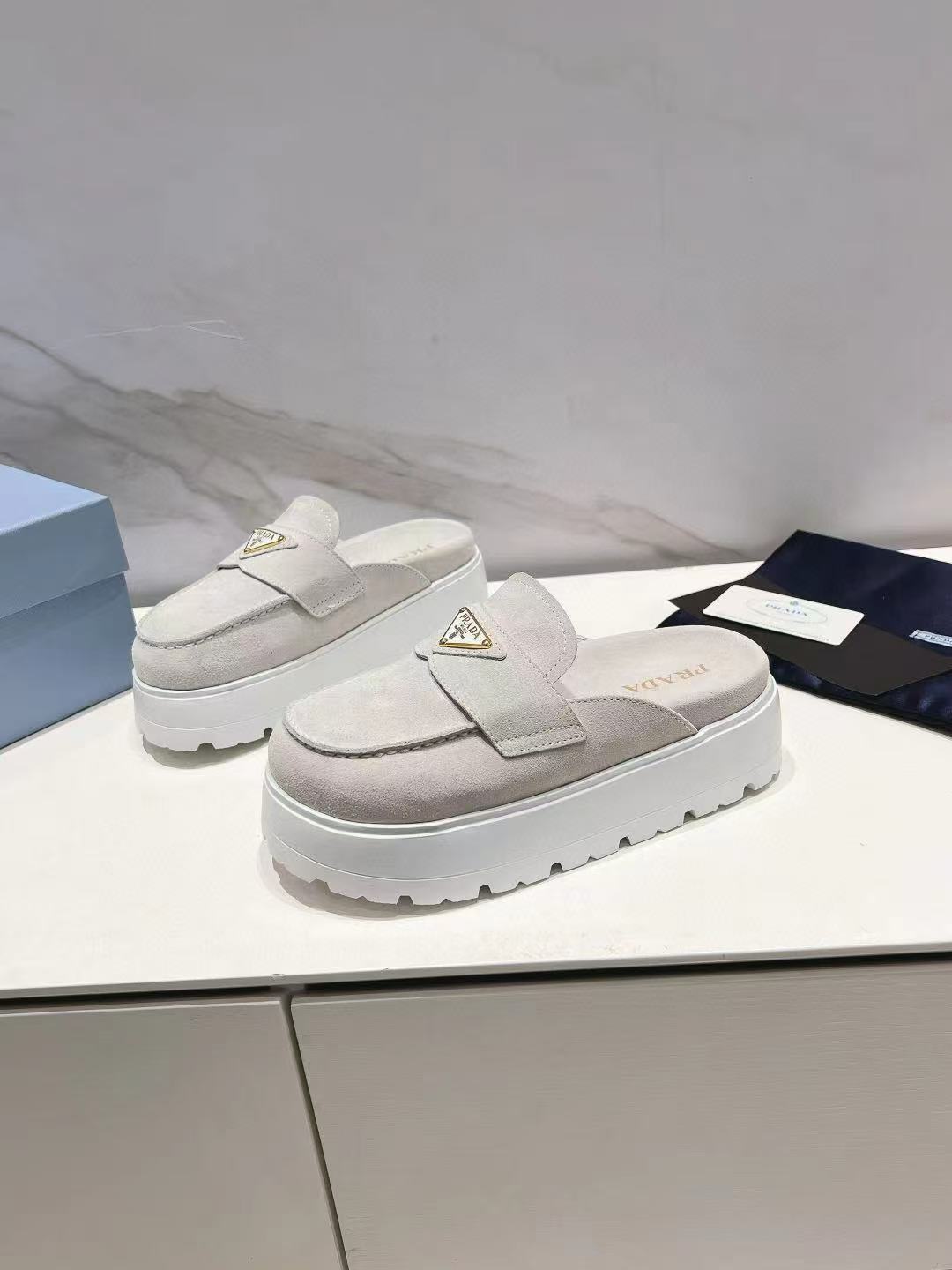 PR4AD 高品質三角ロゴ厚底ハーフスリッパ【50％割引+送料無料】