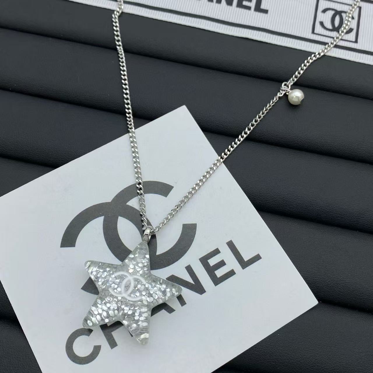 CHANE1 五芒星スパンコールネックレス【50％割引+送料無料】