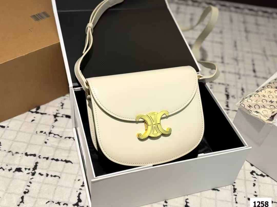 CEL1NE 凱旋門レザーショルダーバッグ【50%割引+送料無料】