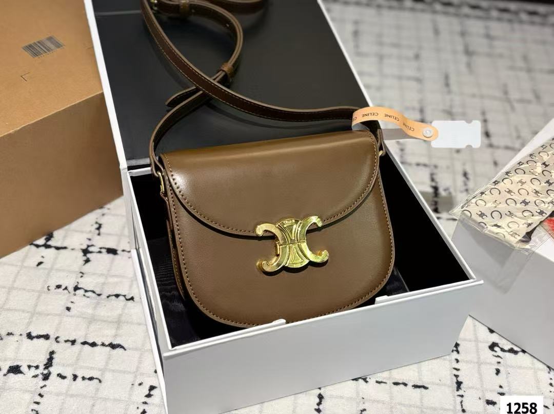 CEL1NE 凱旋門レザーショルダーバッグ【50%割引+送料無料】