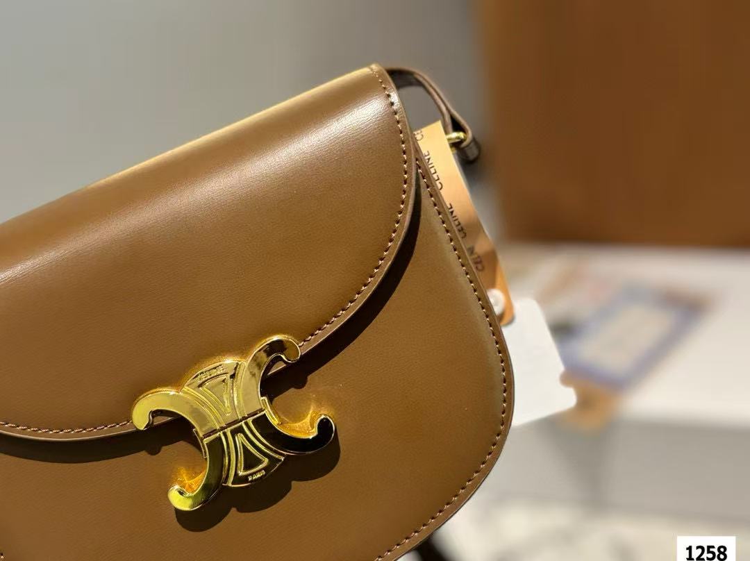 CEL1NE 凱旋門レザーショルダーバッグ【50%割引+送料無料】