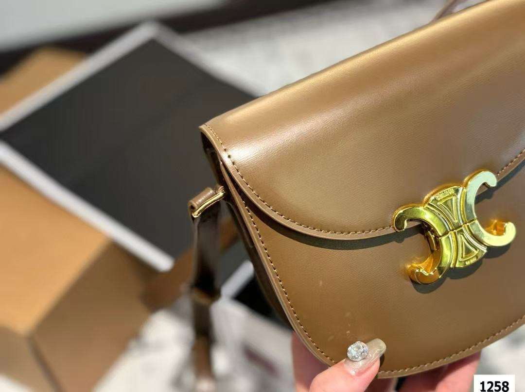 CEL1NE 凱旋門レザーショルダーバッグ【50%割引+送料無料】