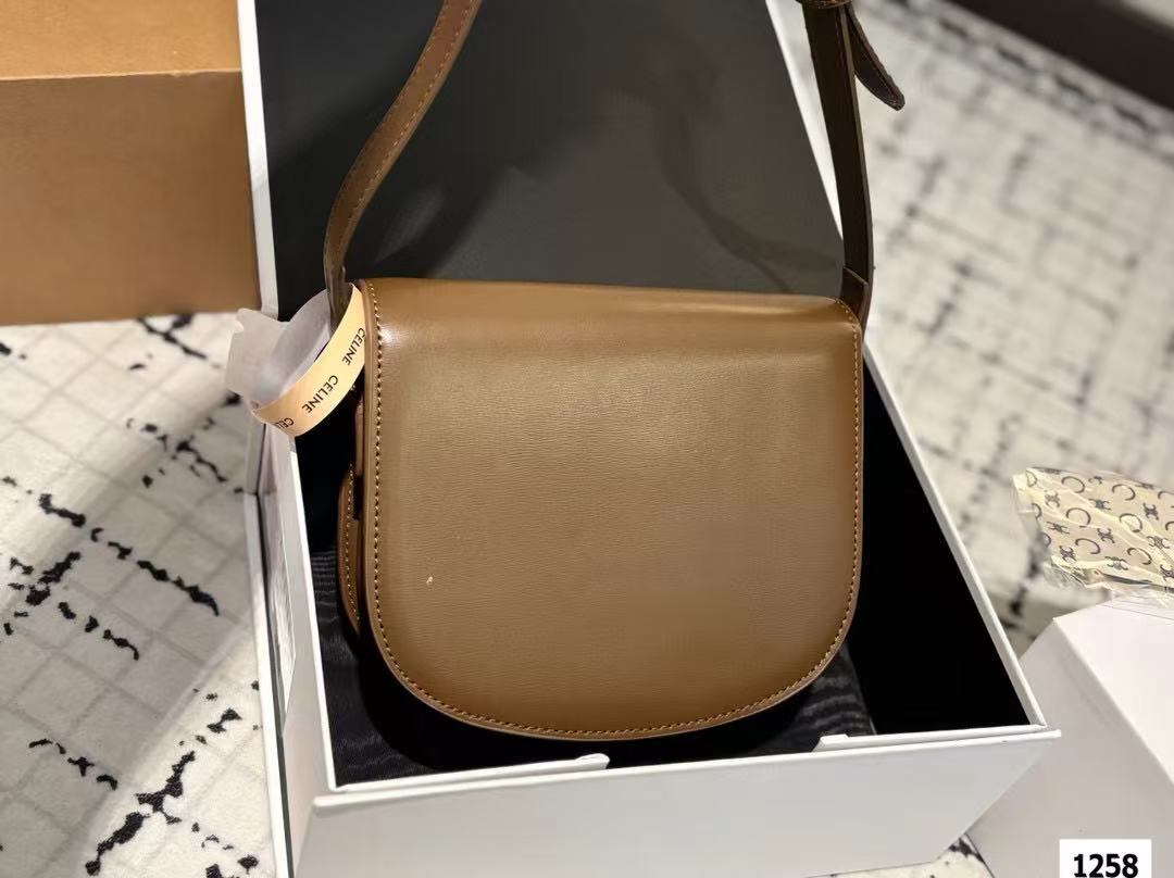 CEL1NE 凱旋門レザーショルダーバッグ【50%割引+送料無料】