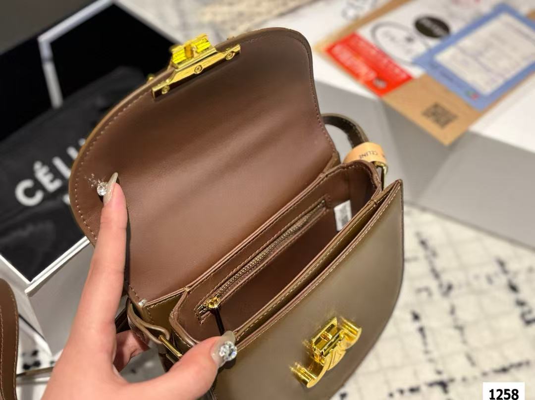 CEL1NE 凱旋門レザーショルダーバッグ【50%割引+送料無料】