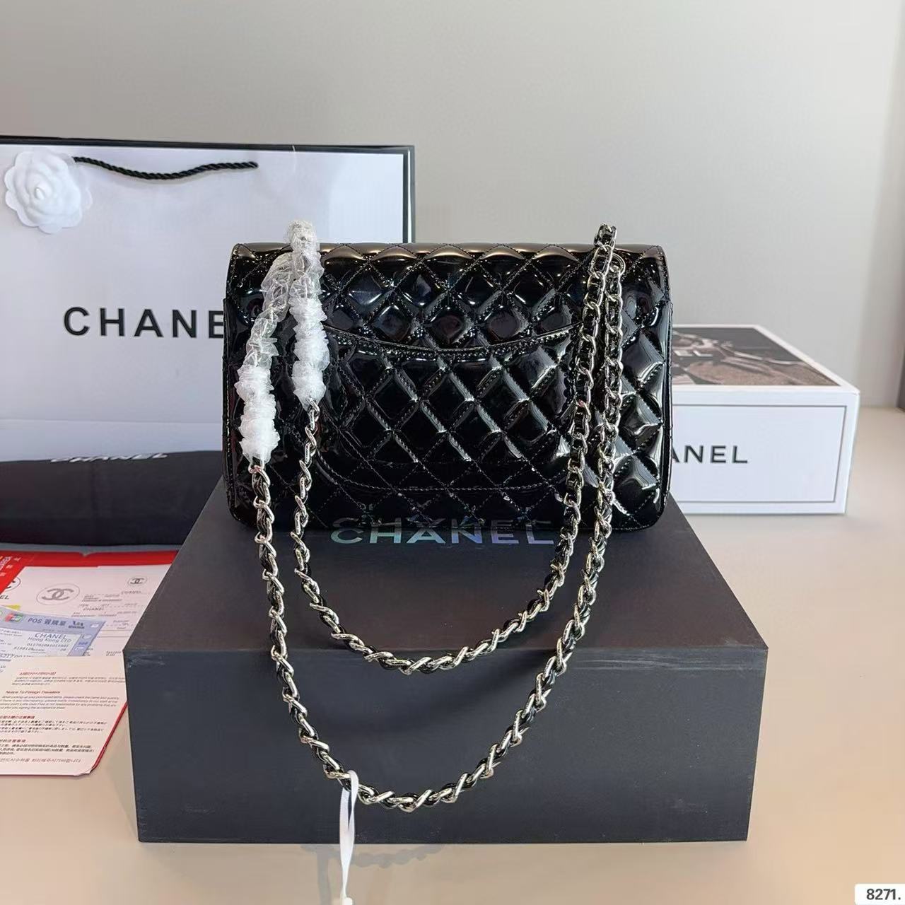 CHANE1 CF パテントレザー チェーンバッグ【50％割引+送料無料】