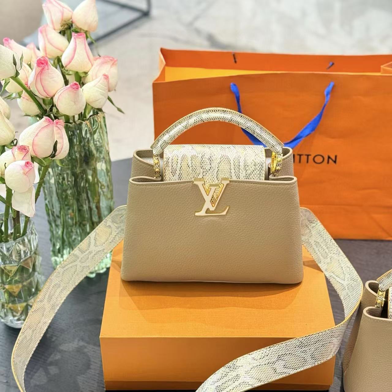 LV Capucinesシリーズハンドバッグ【50％割引+送料無料】