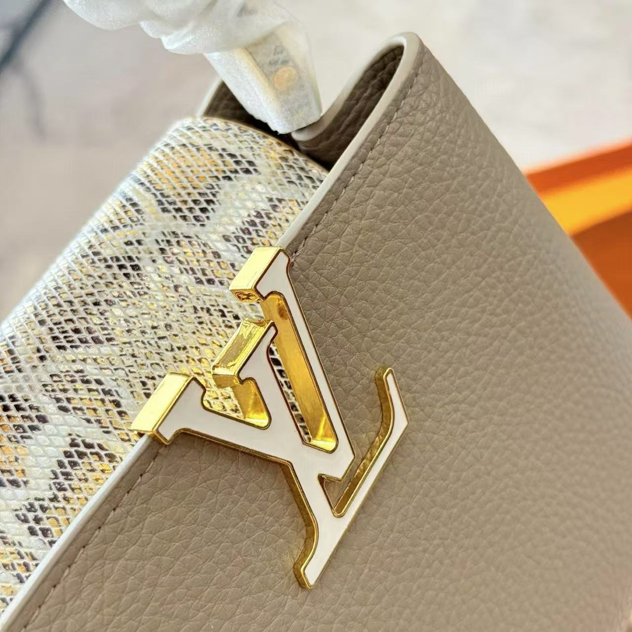 LV Capucinesシリーズハンドバッグ【50％割引+送料無料】