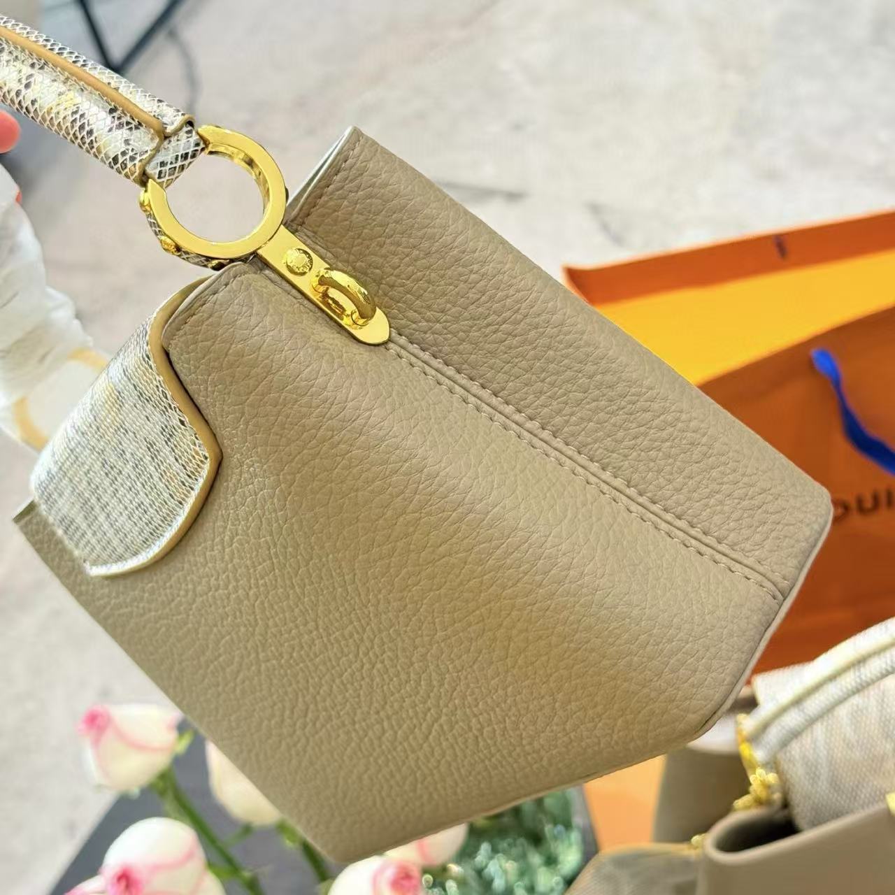 LV Capucinesシリーズハンドバッグ【50％割引+送料無料】