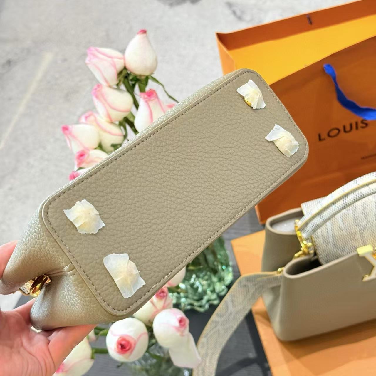 LV Capucinesシリーズハンドバッグ【50％割引+送料無料】