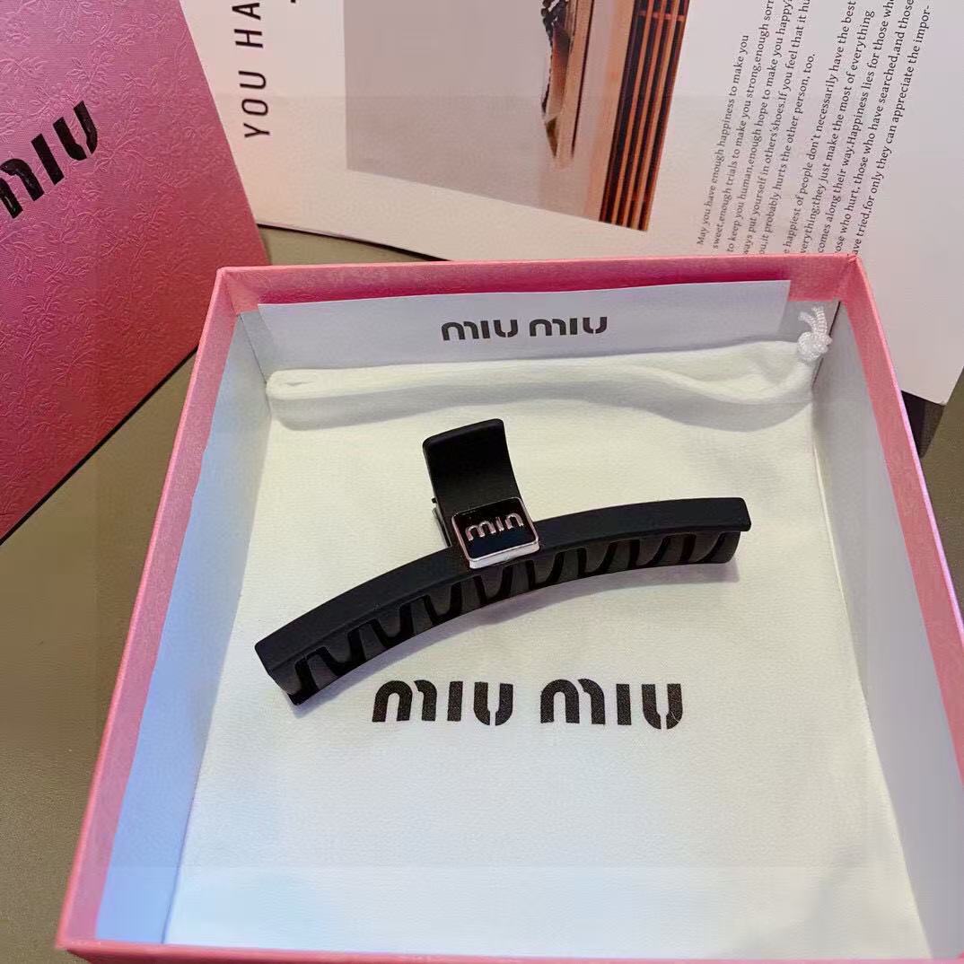 M1UM1U シンプル文字ヘアピン【50％割引+送料無料】