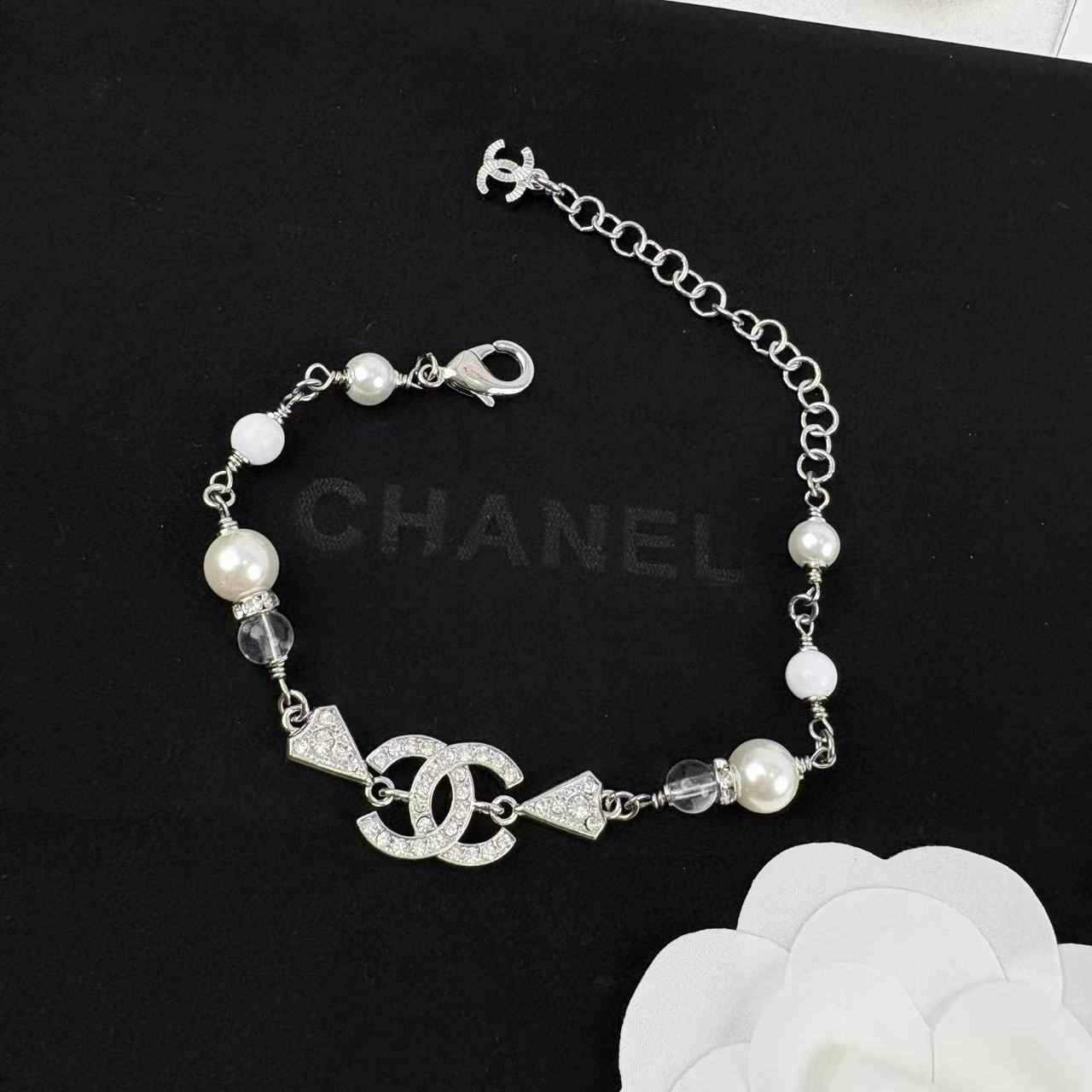 CHANE1 トライアングル フルダイヤモンド パール ダブルC ブレスレット【50％割引+送料無料】