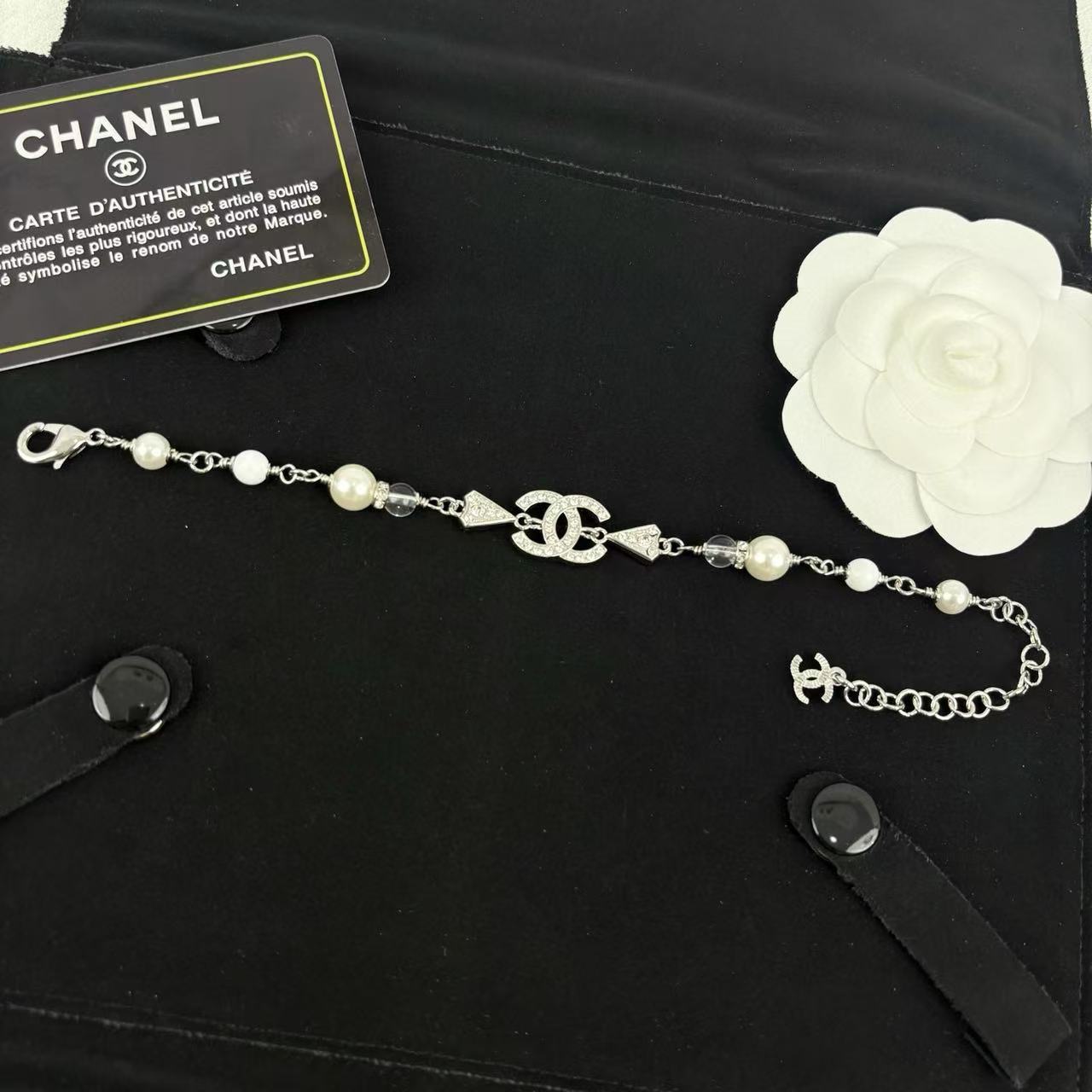CHANE1 トライアングル フルダイヤモンド パール ダブルC ブレスレット【50％割引+送料無料】