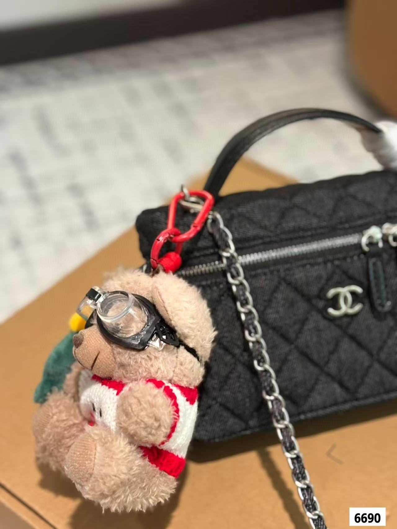 CHANE1 デニムコスメポーチ【 50%割引+送料無料】