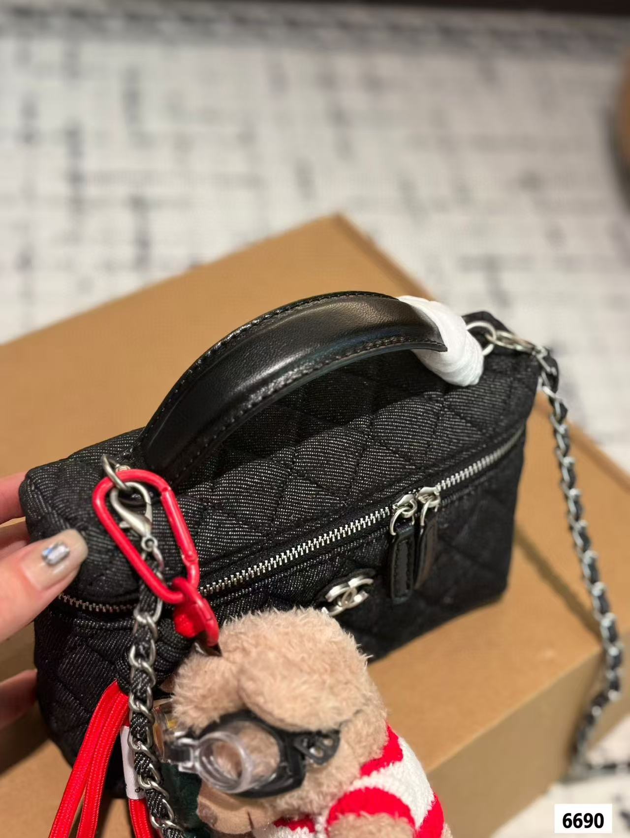 CHANE1 デニムコスメポーチ【 50%割引+送料無料】