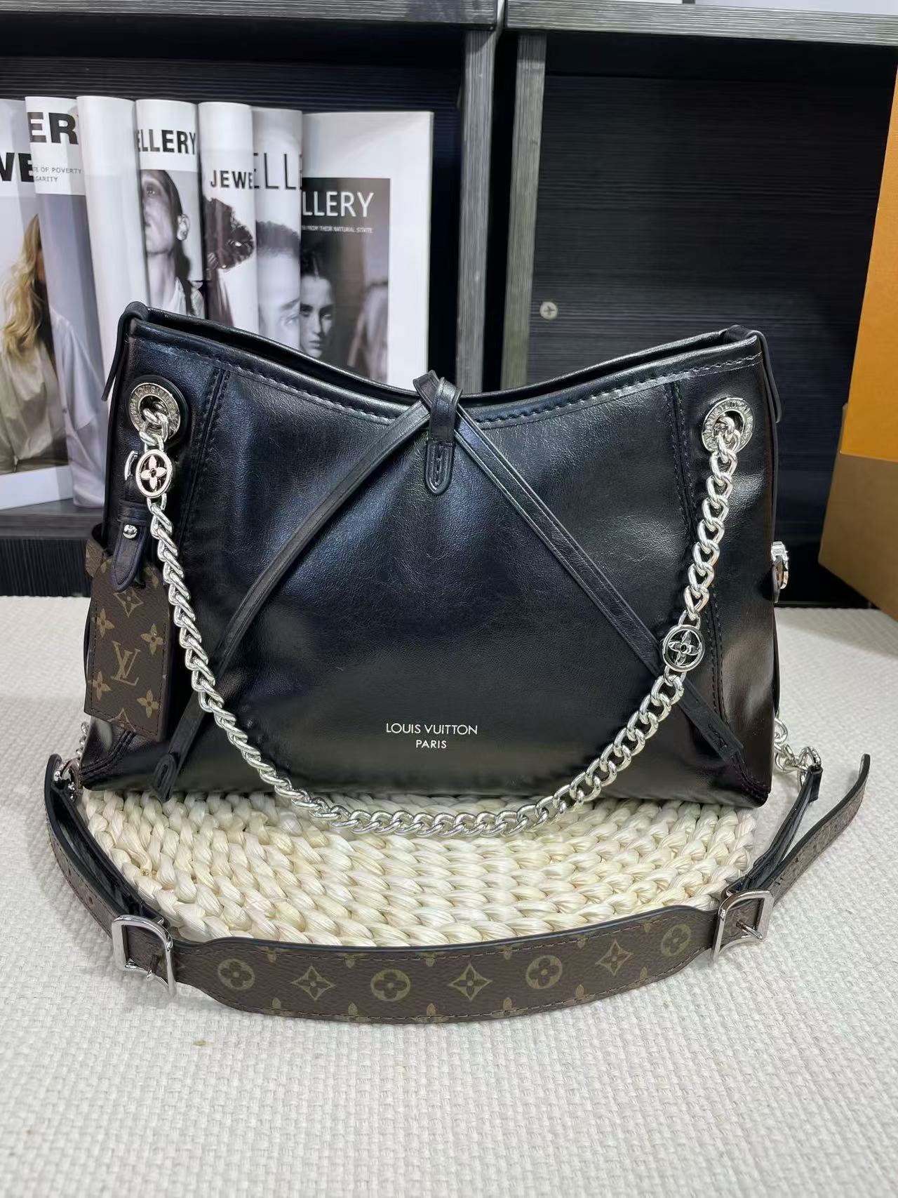 LV CarryAll BBチェーントートバッグ【 50％割引+送料無料】