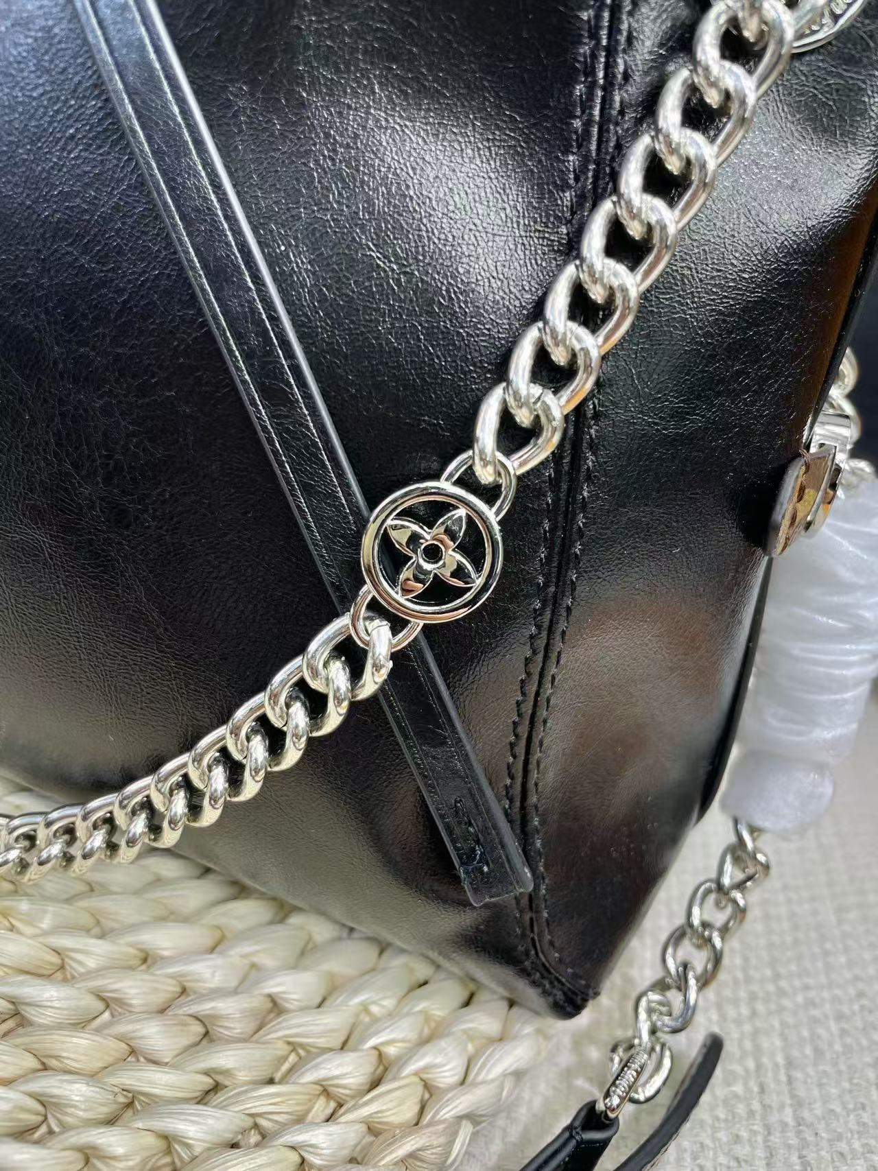 LV CarryAll BBチェーントートバッグ【 50％割引+送料無料】