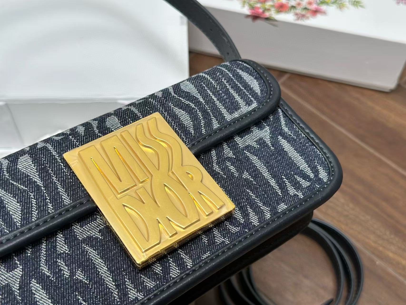 DI0R フラップトートバッグ【 50％割引+送料無料】