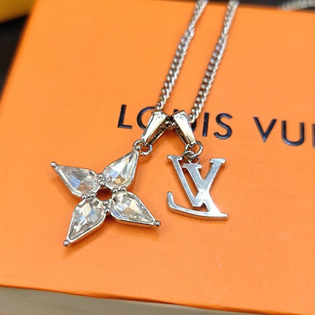 LV 四つ葉のクローバーネックレス【 50％割引+送料無料】
