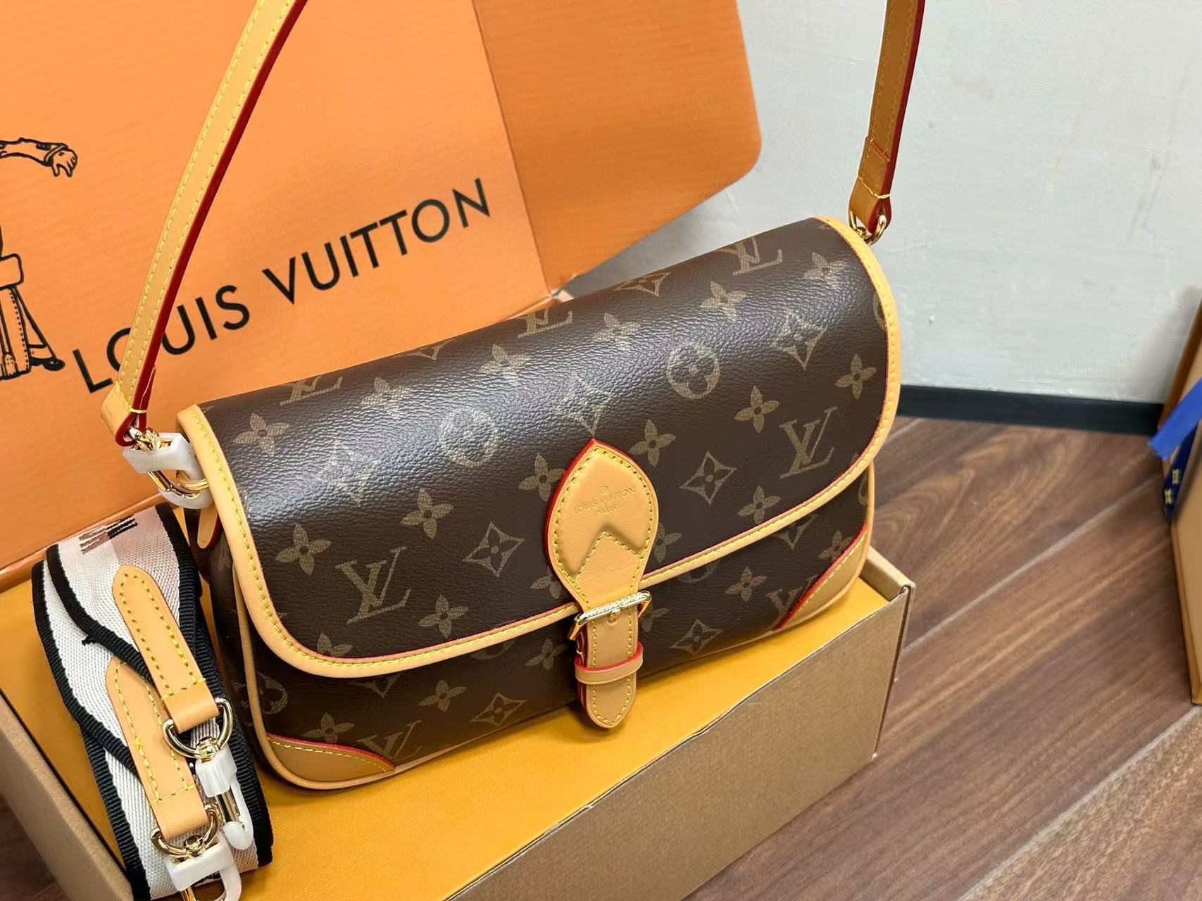 LV Diane脇の下のバッグ【 50％割引+送料無料】