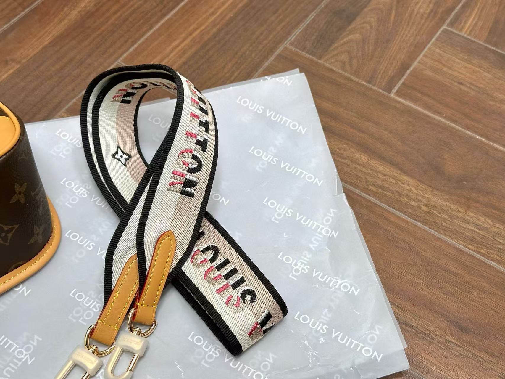 LV Diane脇の下のバッグ【 50％割引+送料無料】