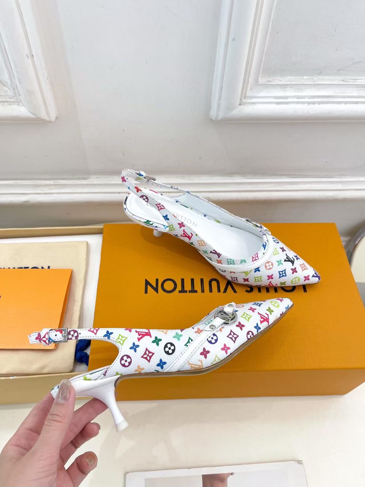 LV 高品質プリント ポインテッドサンダル【50％割引+送料無料】