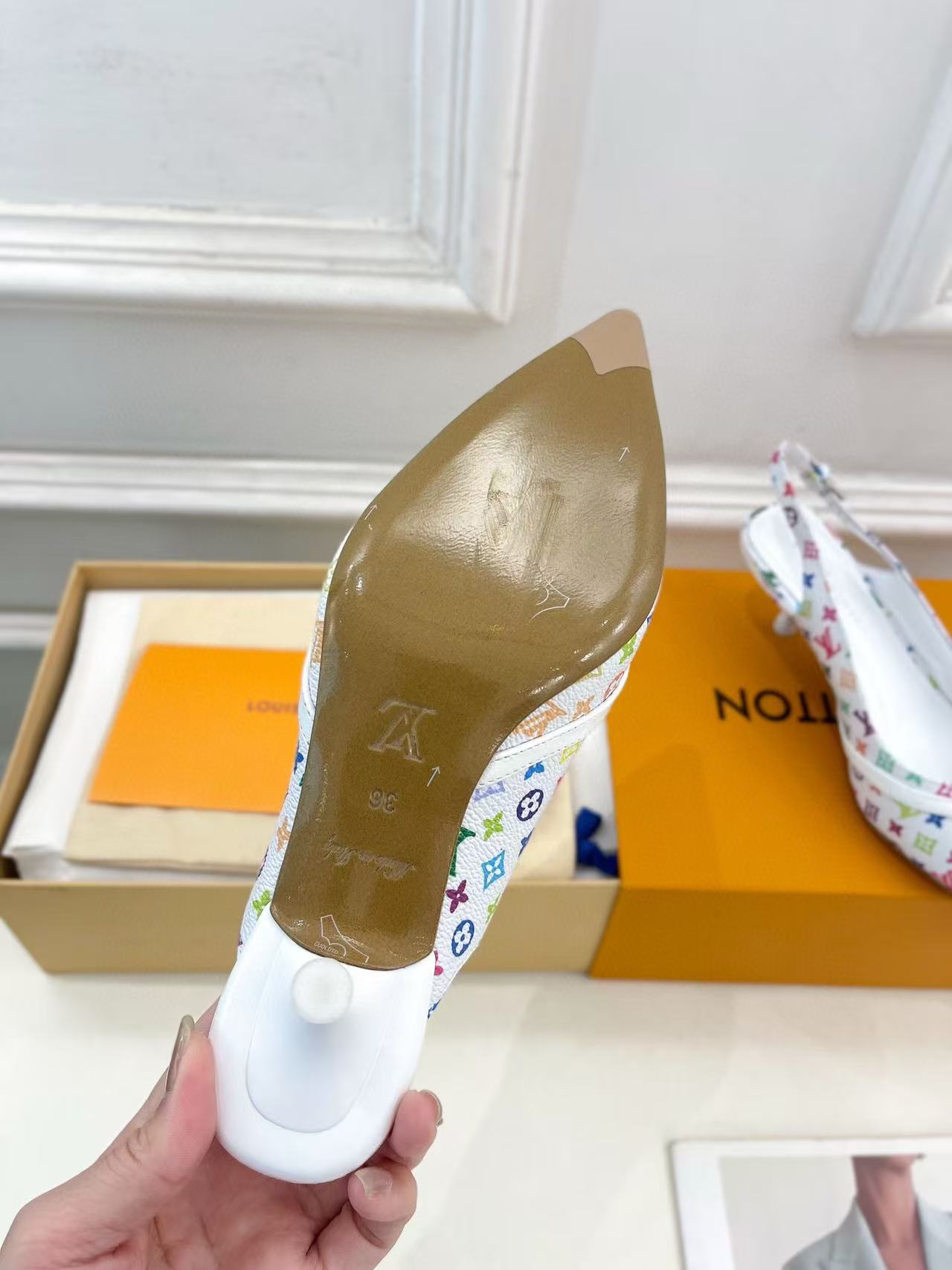 LV 高品質プリント ポインテッドサンダル【50％割引+送料無料】