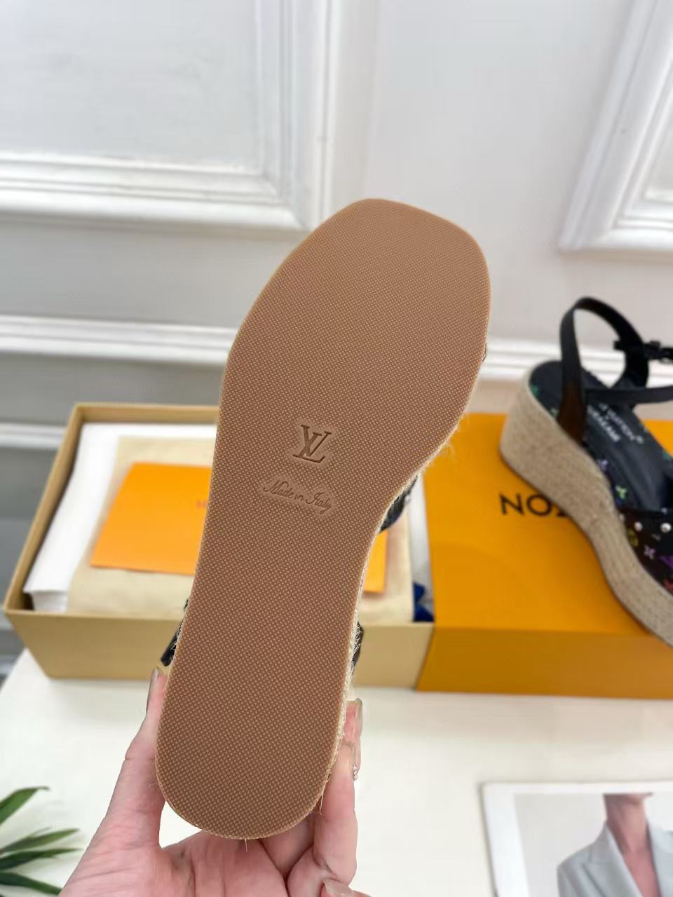 LV 高品質厚底編み込みサンダル【50％割引+送料無料】
