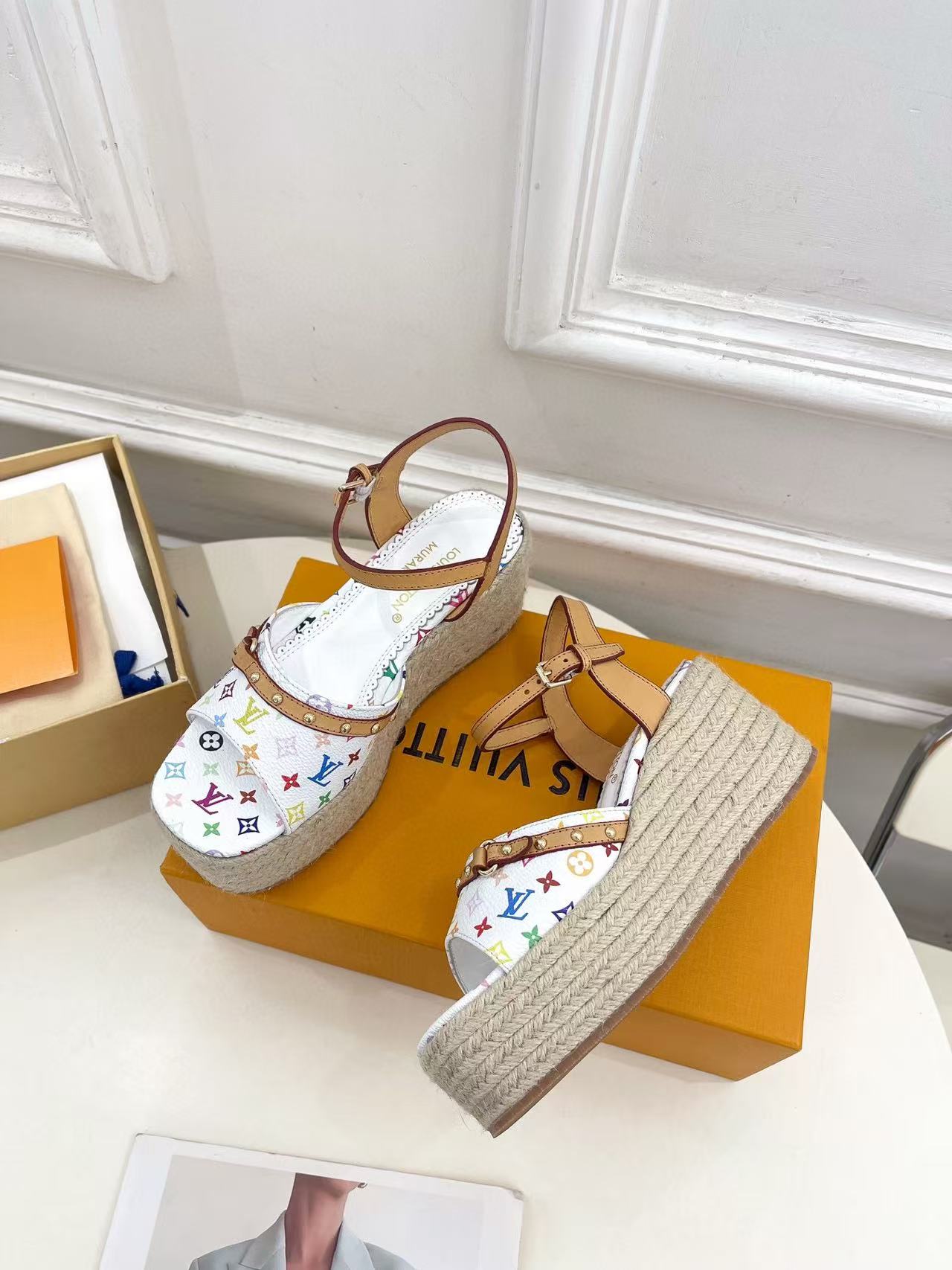 LV 高品質厚底編み込みサンダル【50％割引+送料無料】