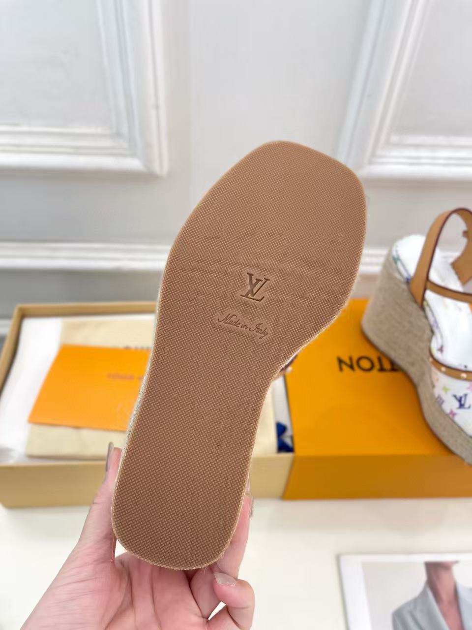 LV 高品質厚底編み込みハイヒールサンダル【50％割引+送料無料】