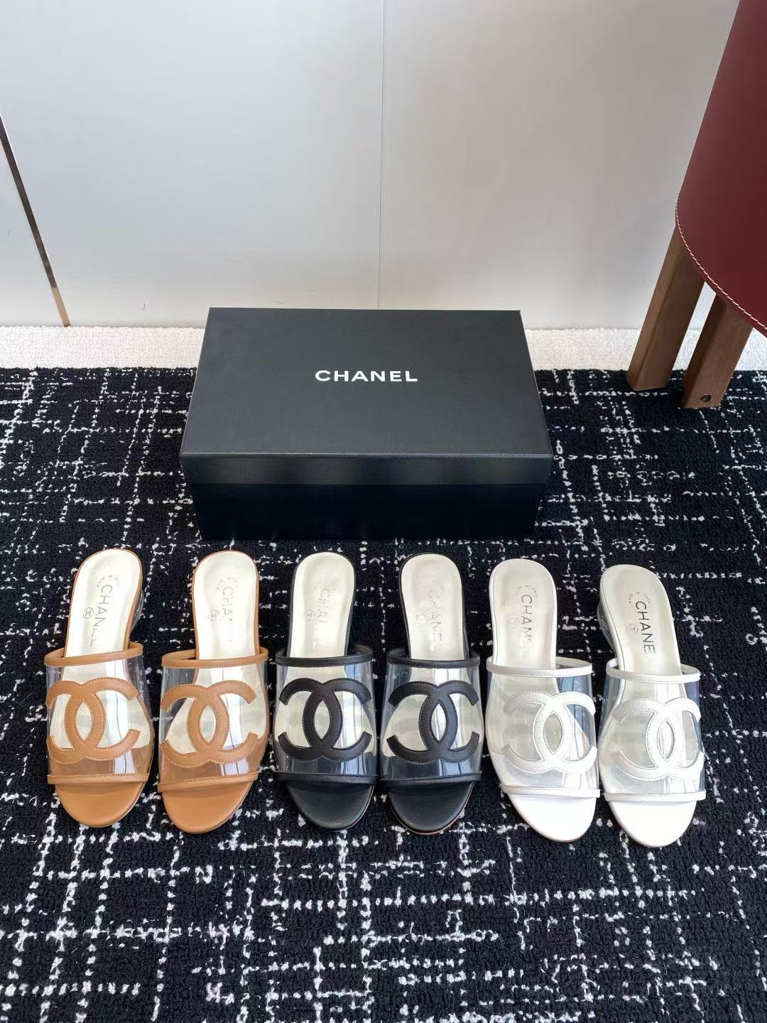 CHANE1 高品質ダブルC透明シープスキンローヒール【50％割引+送料無料】
