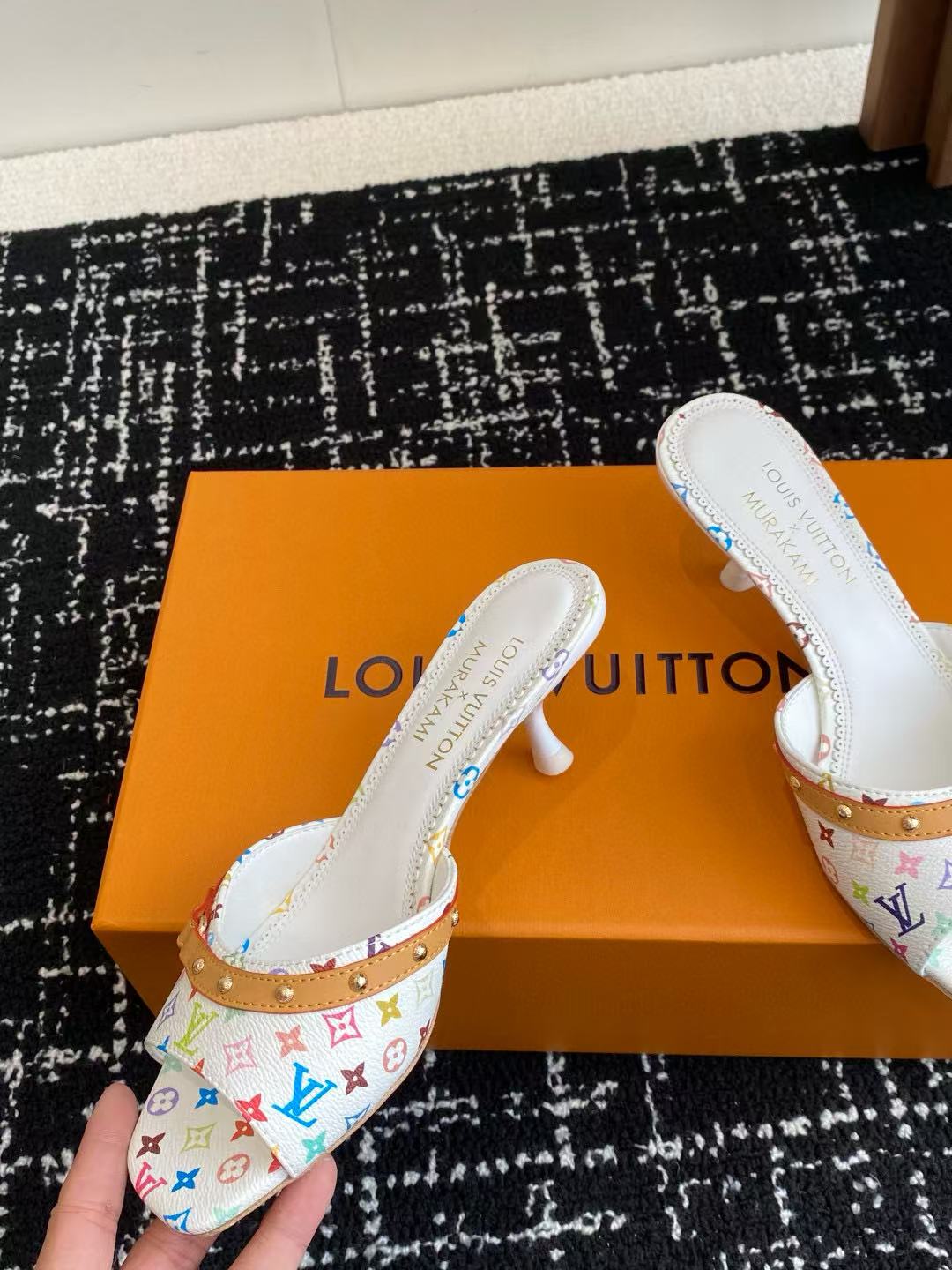 LV 高品質プリントローヒール【50%割引+送料無料】