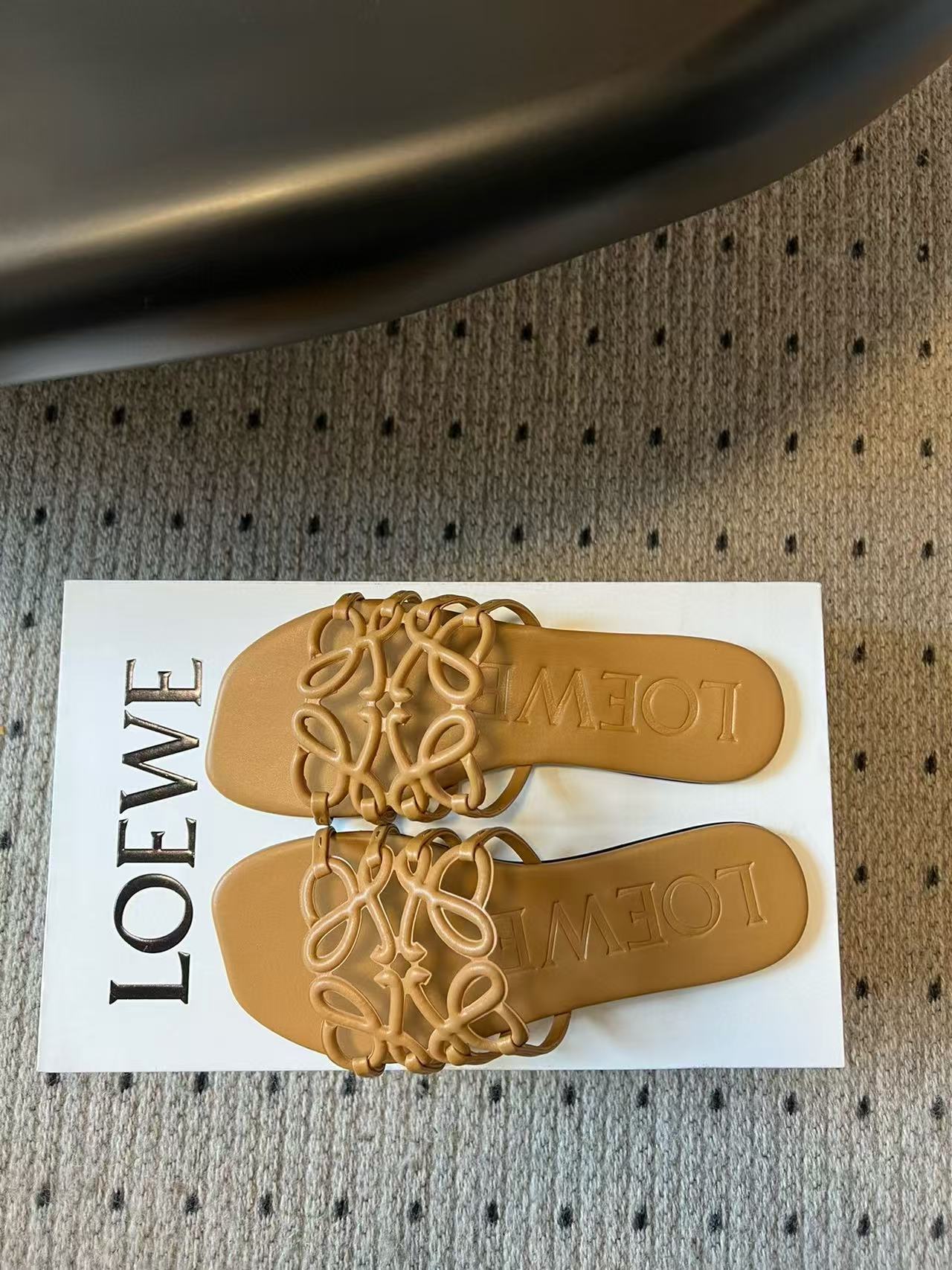 L0WEW 高品質シープスキンスリッパ【50％割引+送料無料】