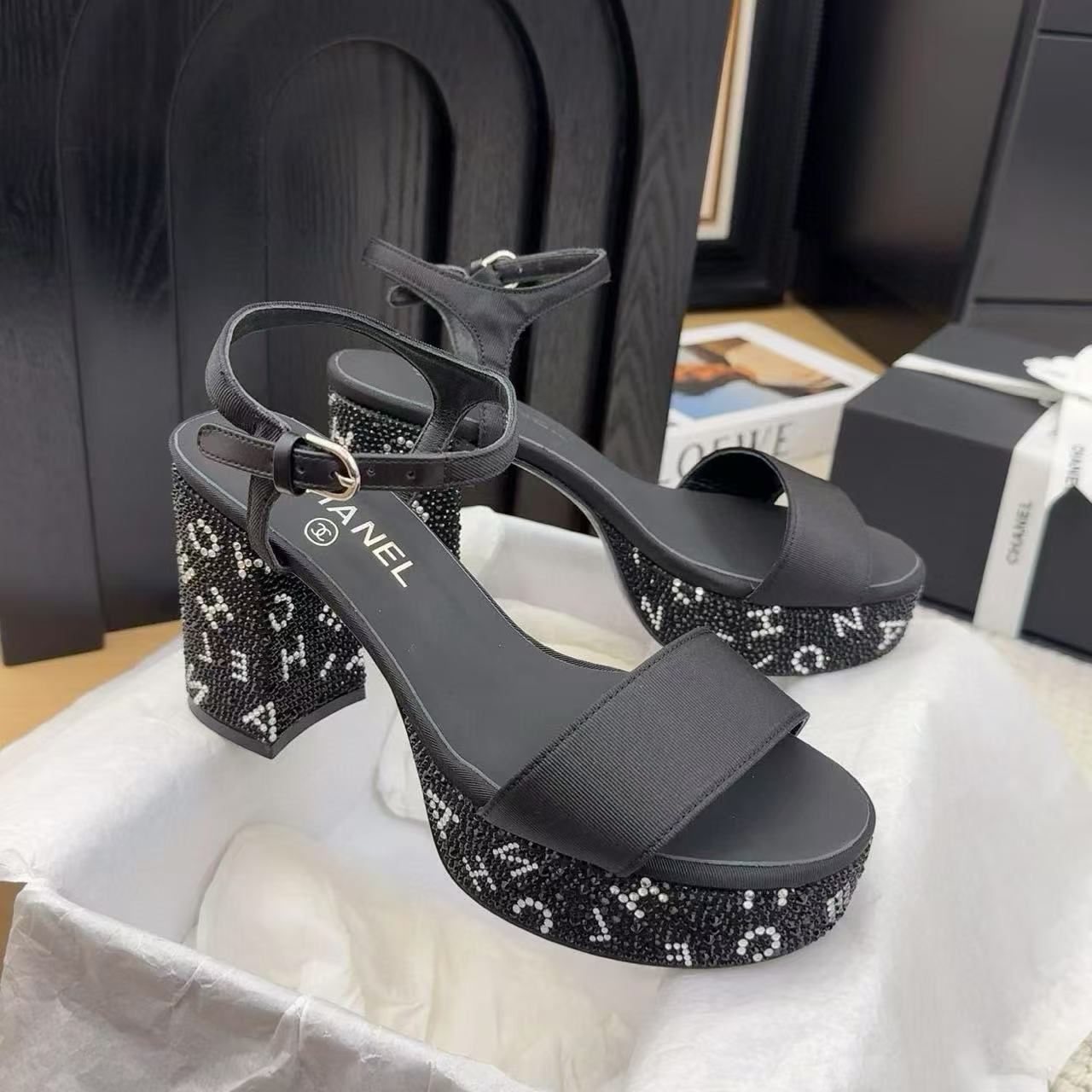 CHANE1 高品質ダイヤモンド文字ハイヒールサンダル【50％割引+送料無料】