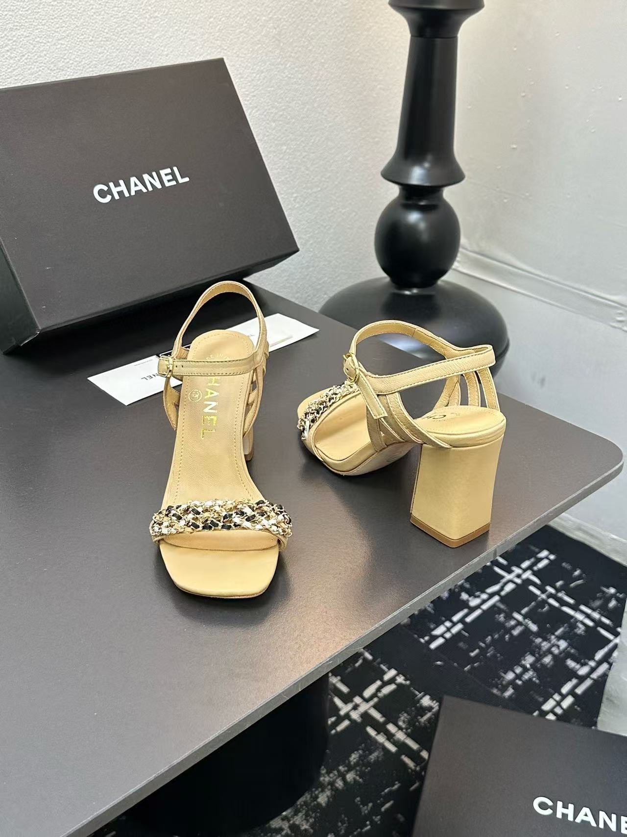 CHANE1 高品質レザーハイヒールサンダル【50％割引+送料無料】
