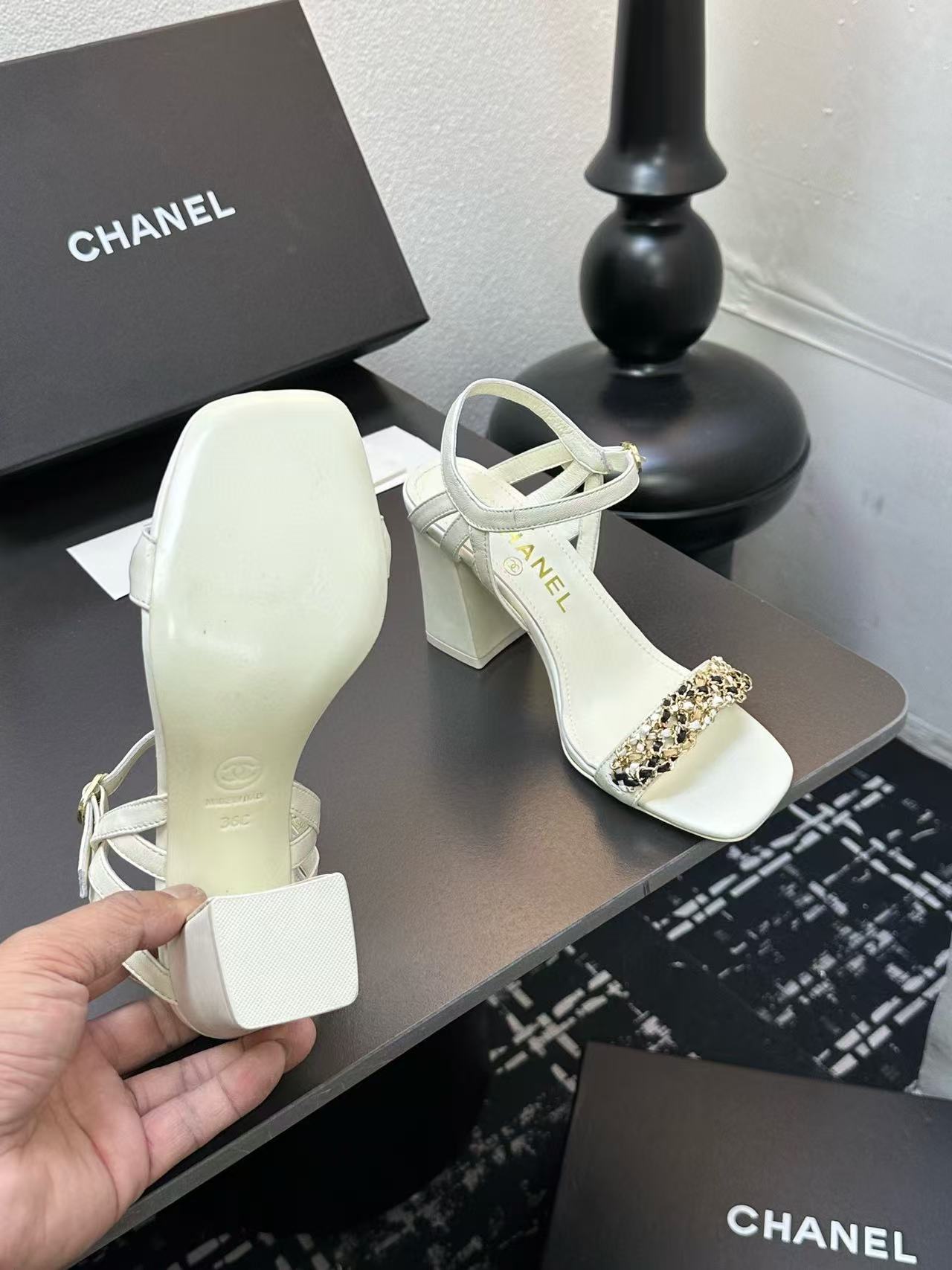 CHANE1 高品質レザーハイヒールサンダル【50％割引+送料無料】