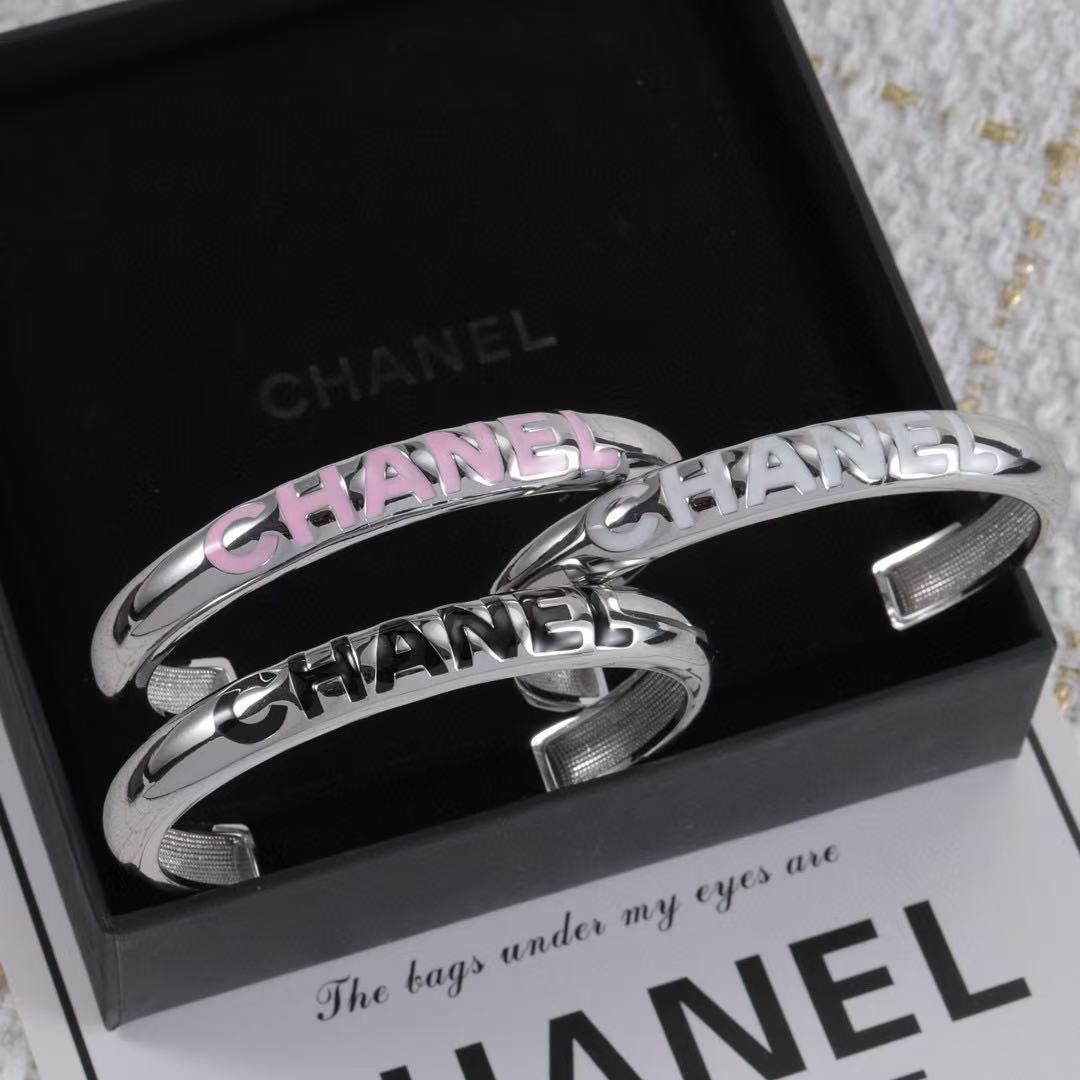 CHANE1 レターオープンブレスレット【 50％割引+送料無料】