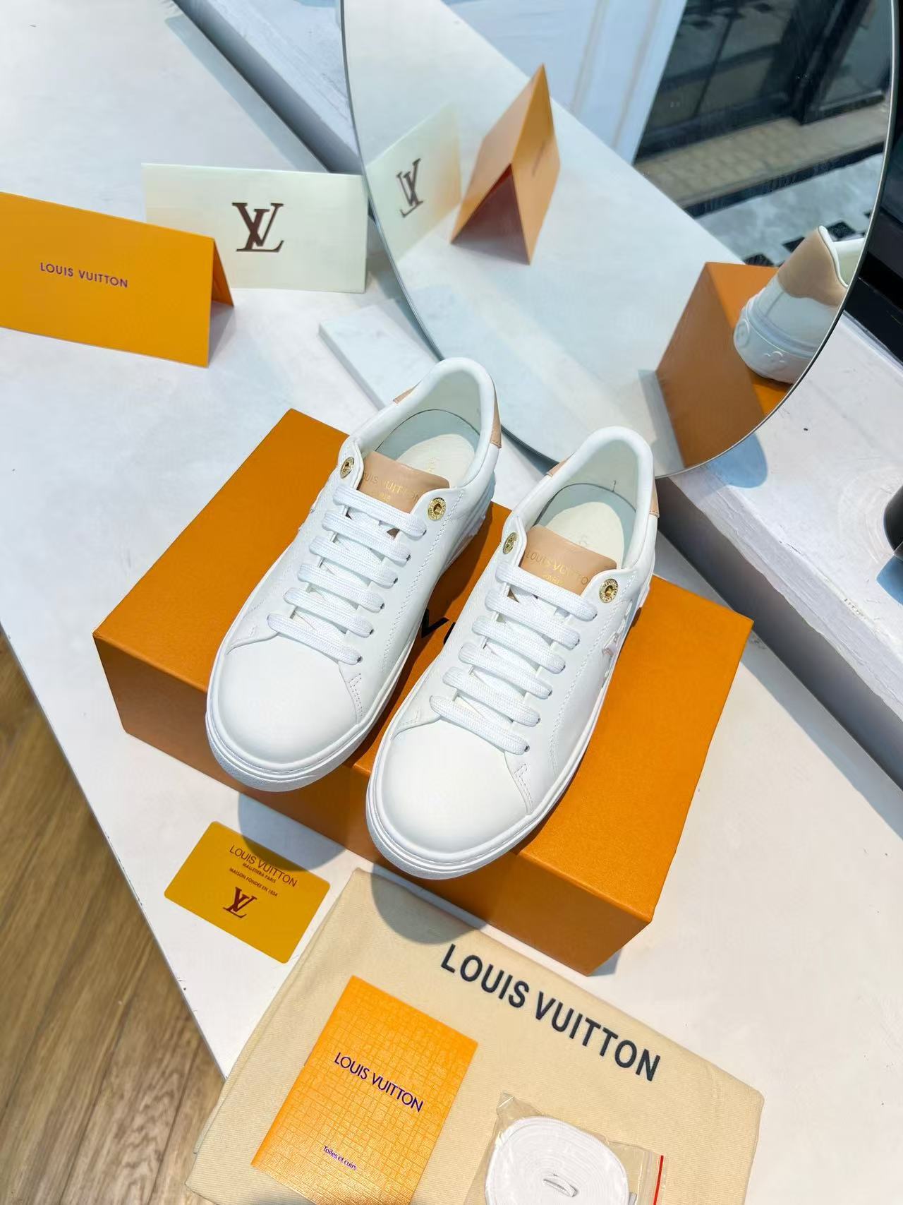LV シンプルカジュアルホワイトシューズ【50％割引+送料無料】
